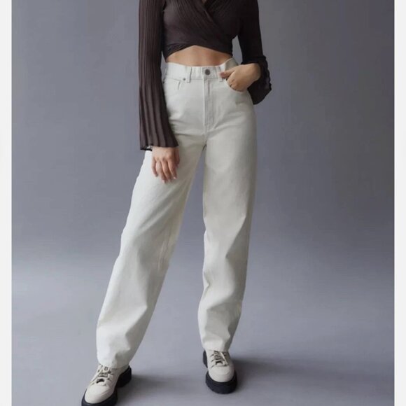 Ivory BDG Vintage Feel High-Waisted Baggy Jean SIZE 25 - Picture 1 of 4
